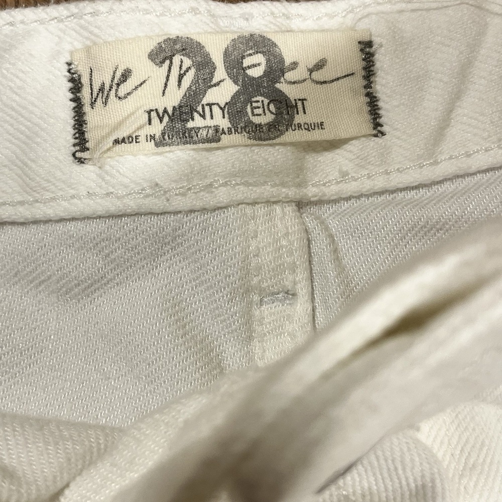 WE THE FREE Womens Now Or Never Denim Short Ecru Size 28 Raw Hem Button Fly Boho - Picture 7 of 8